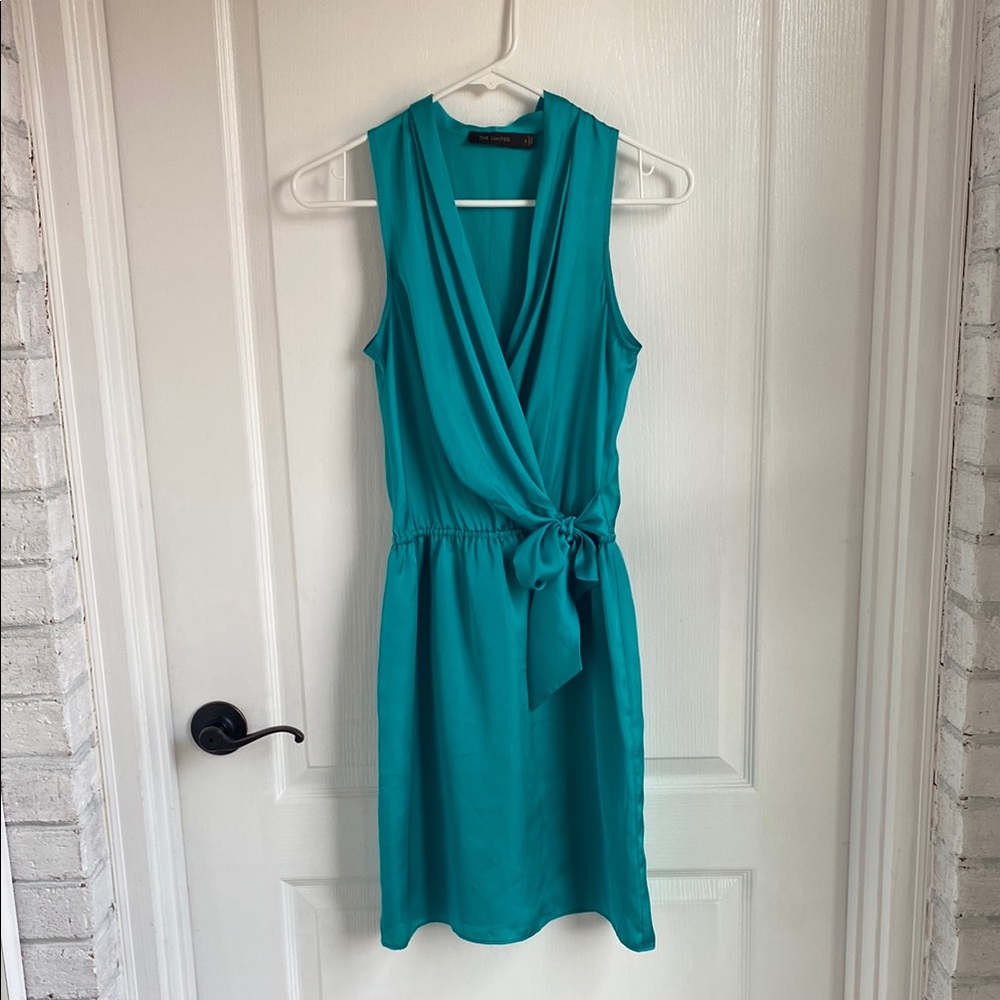 Elegant Teal Sleeveless Dress